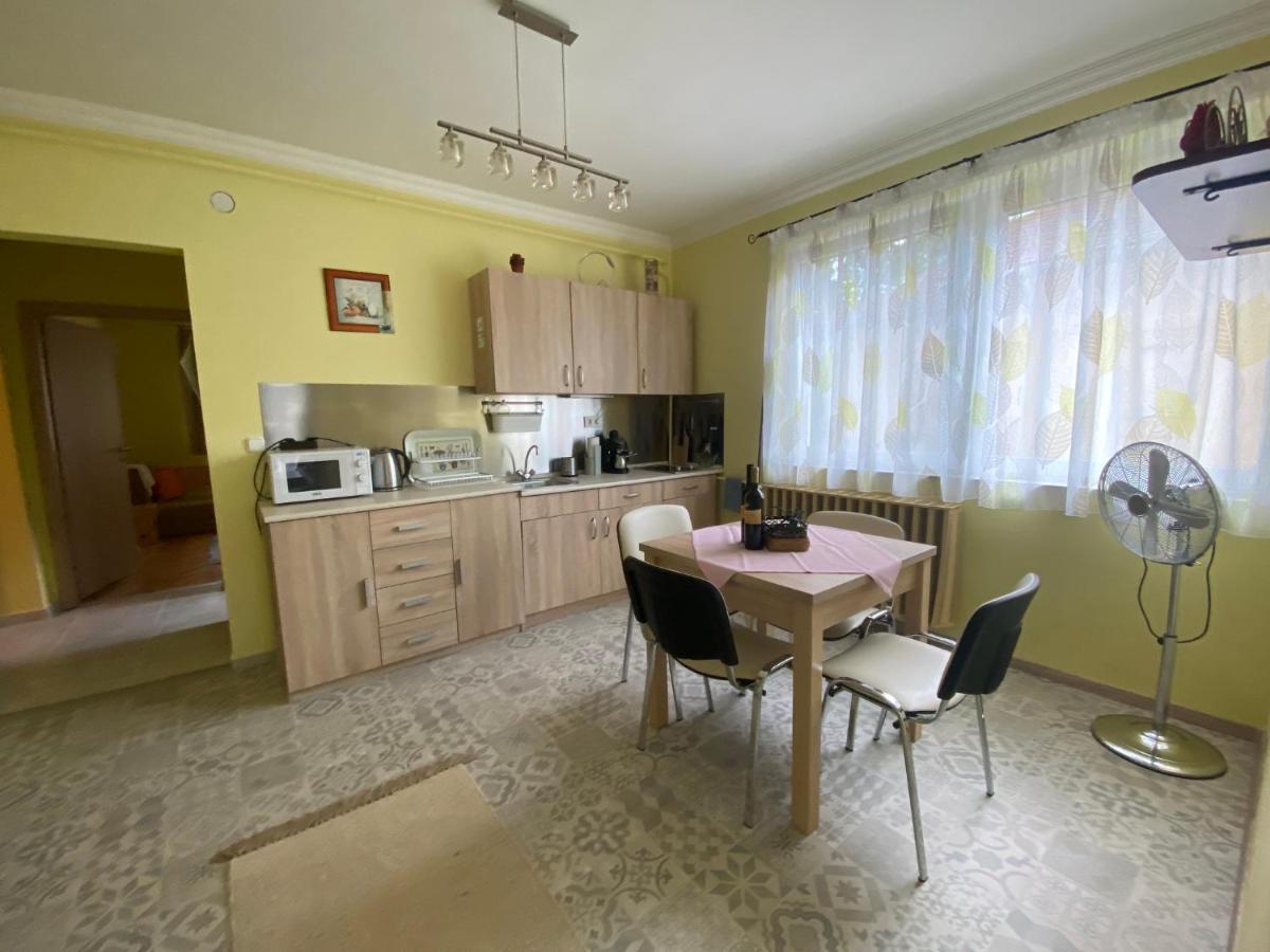 Eszter Apartman 에게르 외부 사진